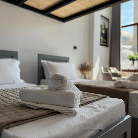 Es Duplex Szálloda *