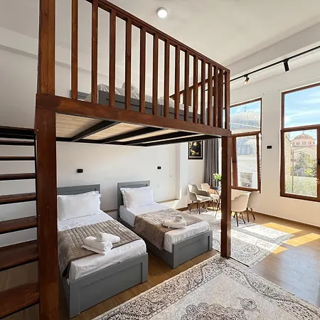 Es Duplex Otel *