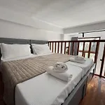 Es Duplex Отель Берат